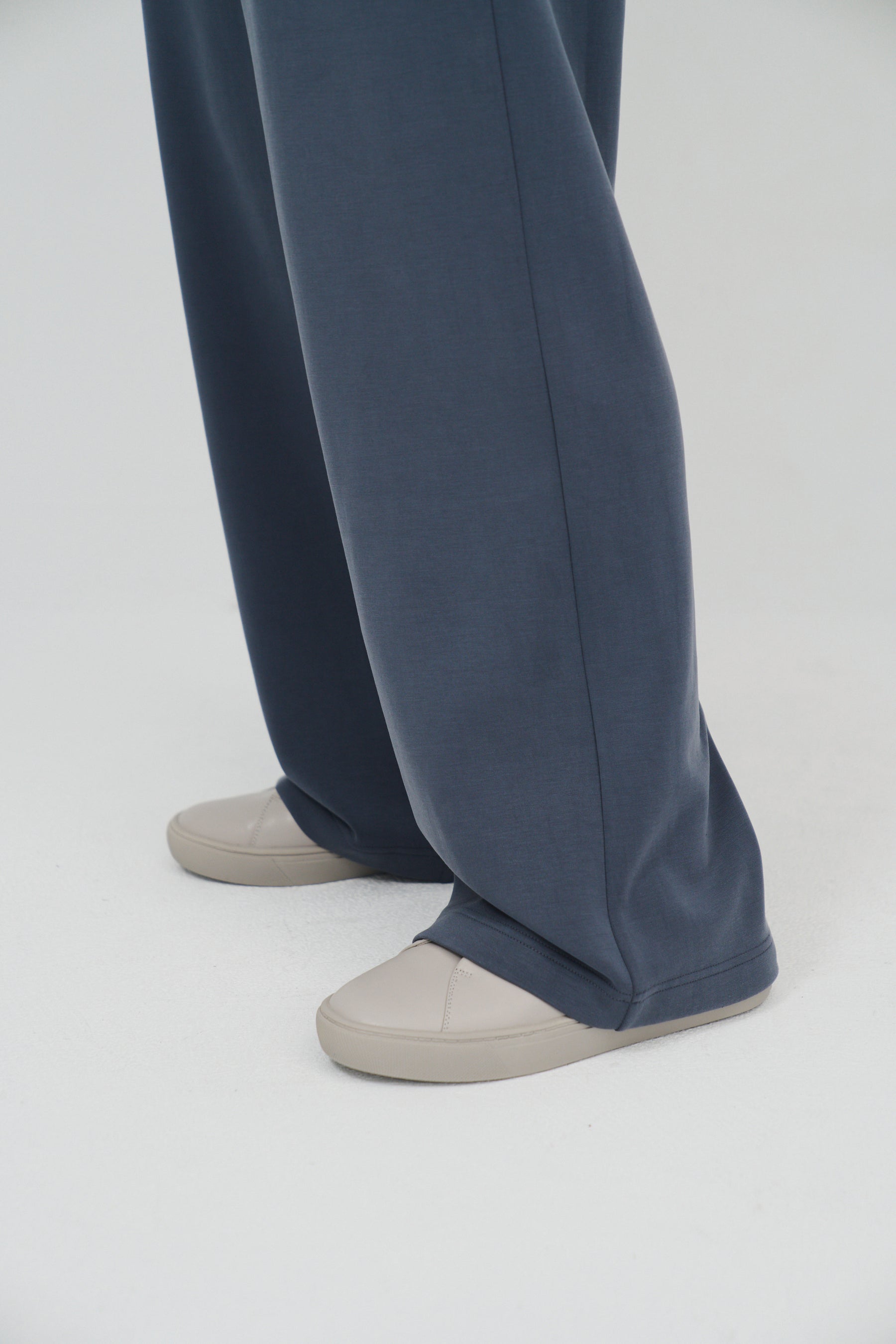柔膚空氣長寬褲 Tenderism Trousers - 藍霧灰 Dove Gray