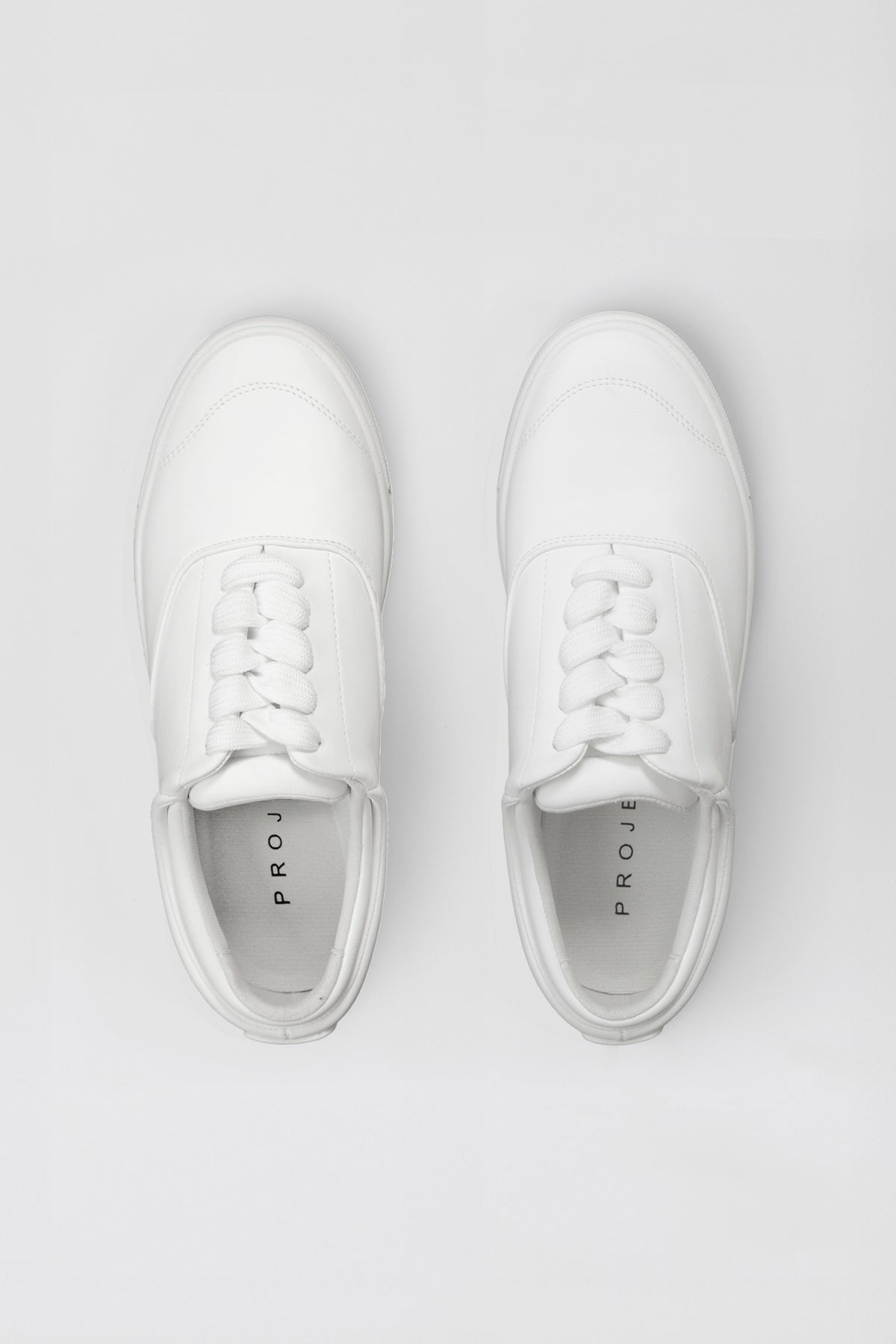 輕柔防潑水小白鞋 Scooter Mochi  - 經典白 White