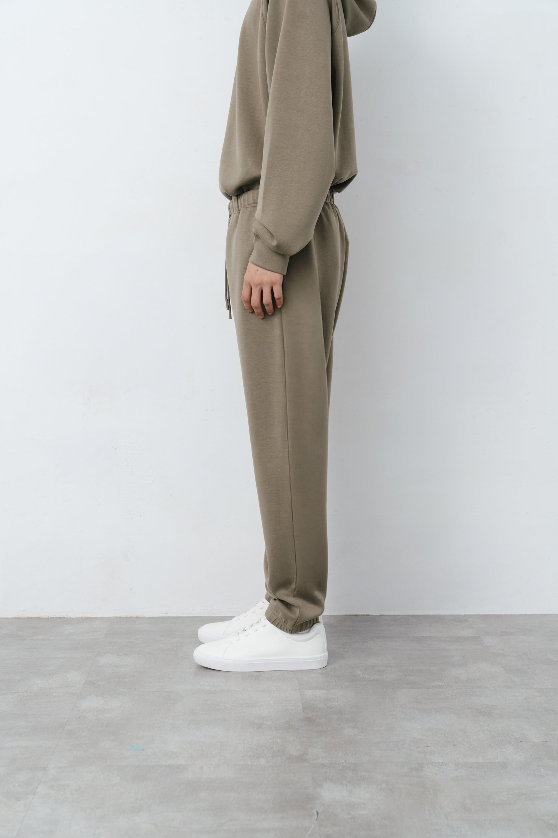 柔膚空氣束口褲 Tenderism Sweatpants - 大地棕 Moss Brown