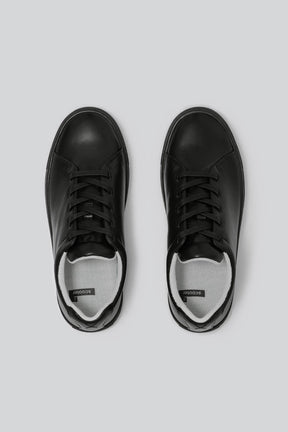 極輕防水小白鞋 Scooter One - 經典黑 Black